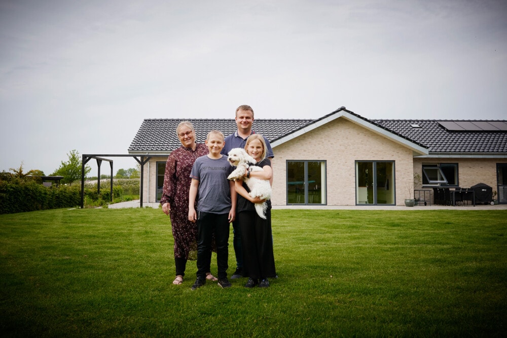 VardeKommune_Byfortaellinger_Ansager_Pernille+Ronni_Hjem